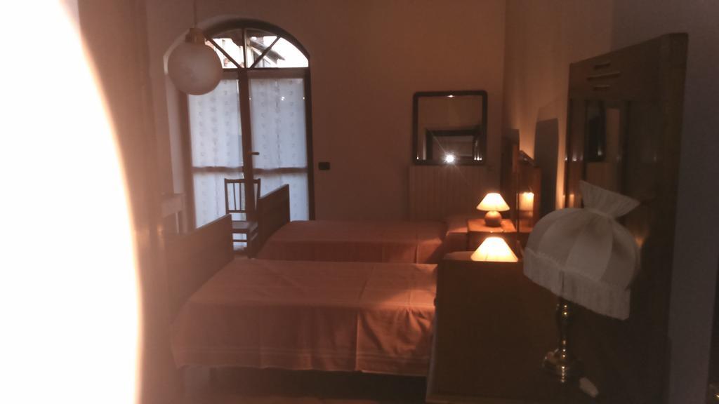 Ferienwohnung La Casa Di Baba' Alfiano Natta Zimmer foto